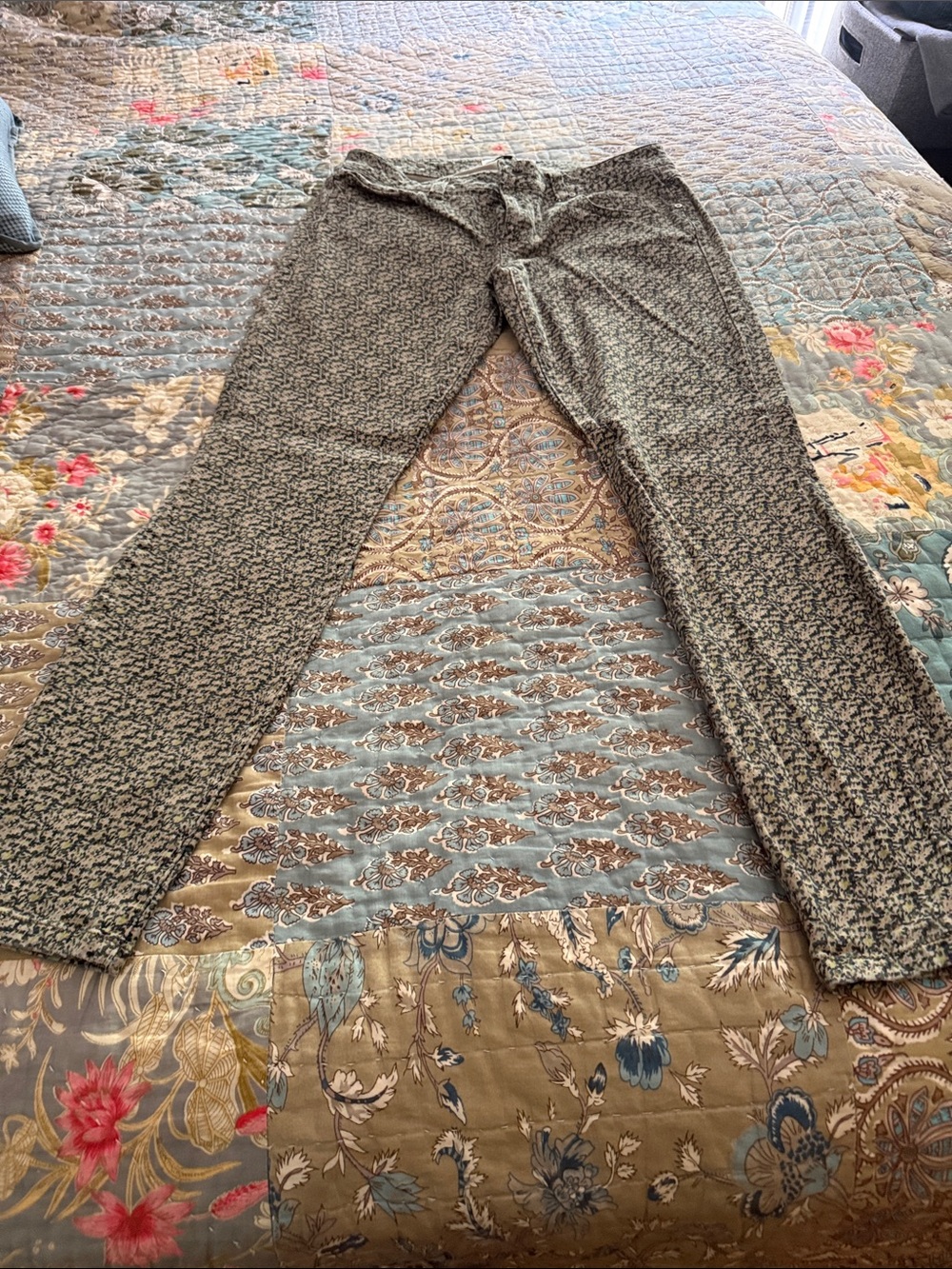 CAbi Women's Straight Leg Jeans in Heathered Gray